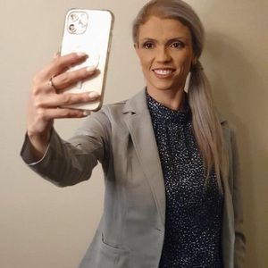 Meet your Posher, Priscila